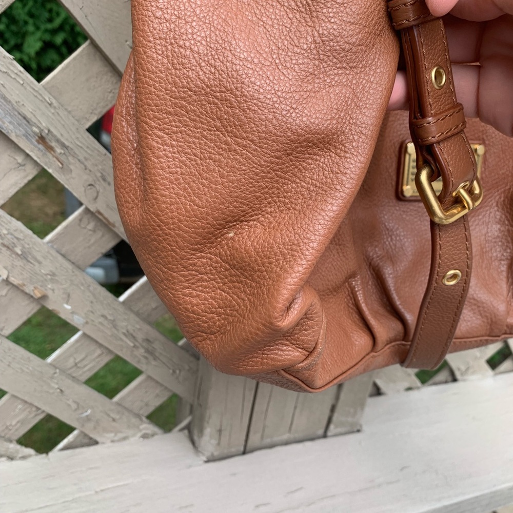 Buttery soft Marc by Marc Jacobs cognac bag - Picture 6 of 8
